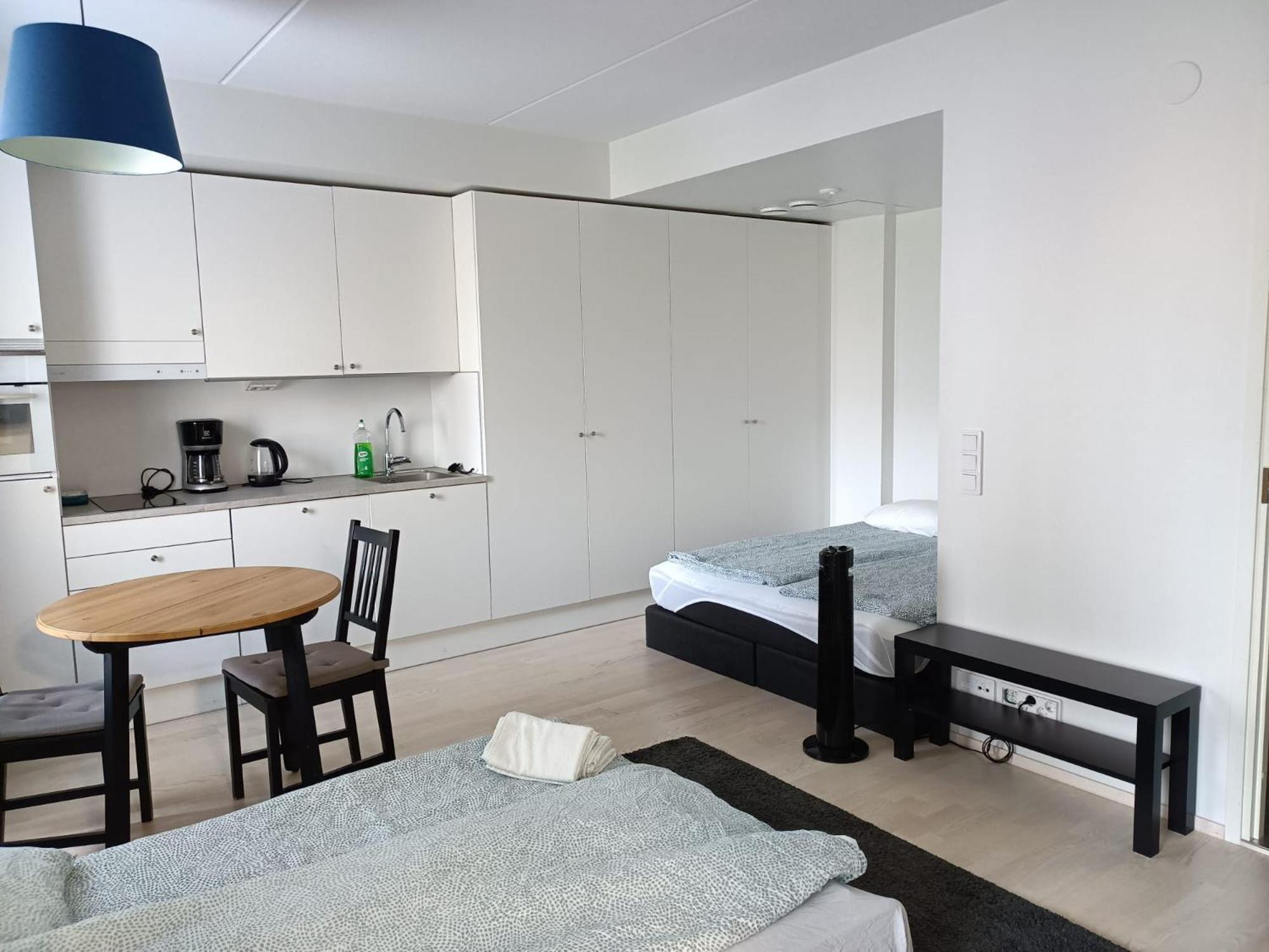 Easy Stay Rooms & Apartments Near Airport 반타 외부 사진