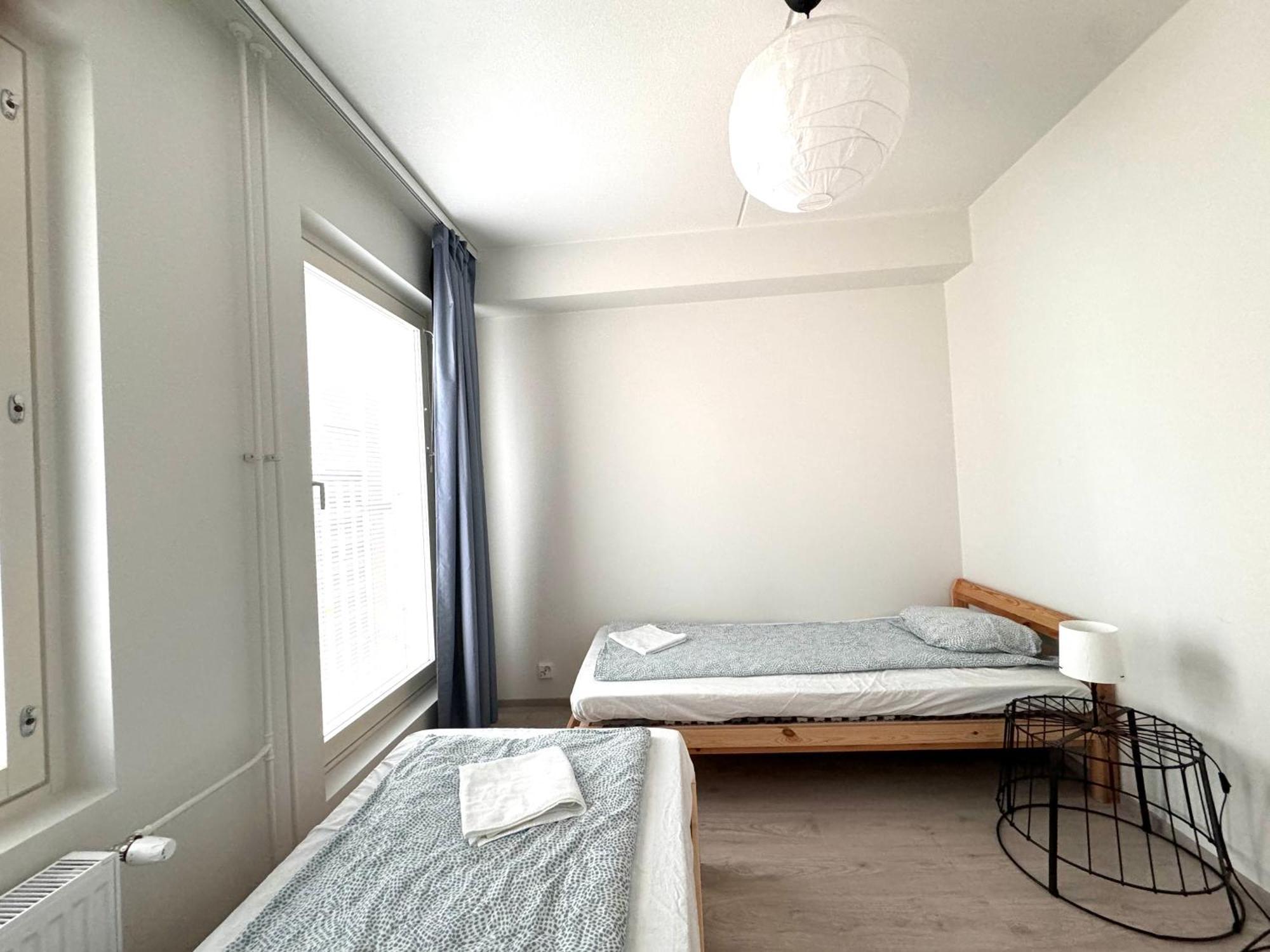 Easy Stay Rooms & Apartments Near Airport 반타 외부 사진