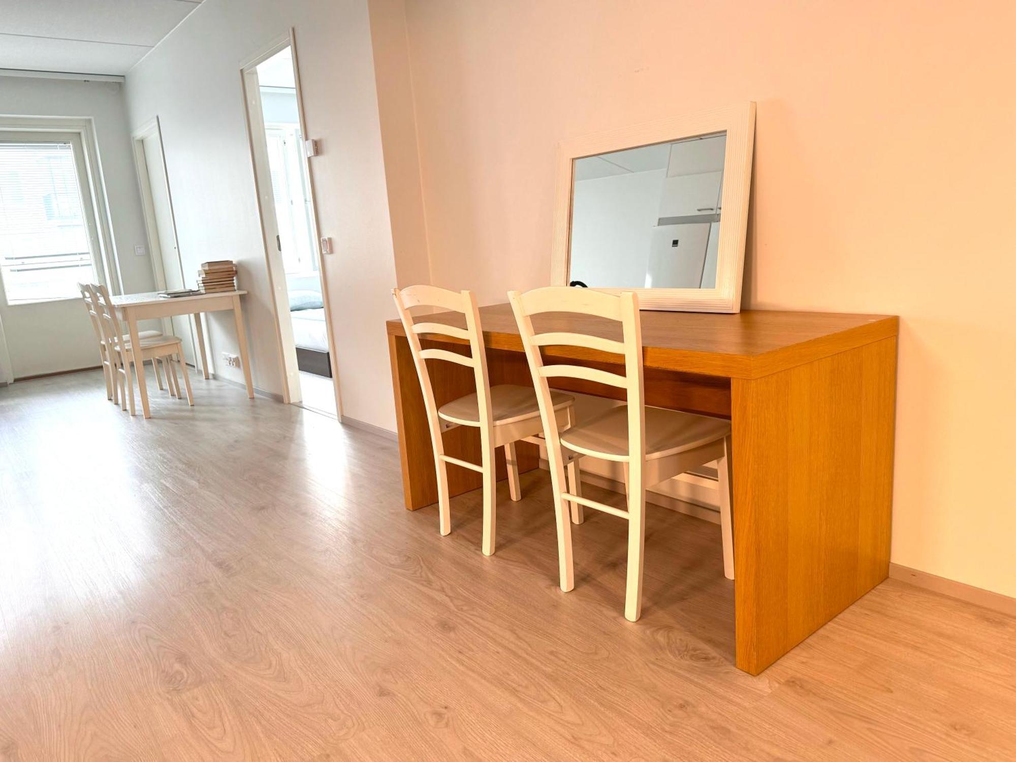 Easy Stay Rooms & Apartments Near Airport 반타 외부 사진