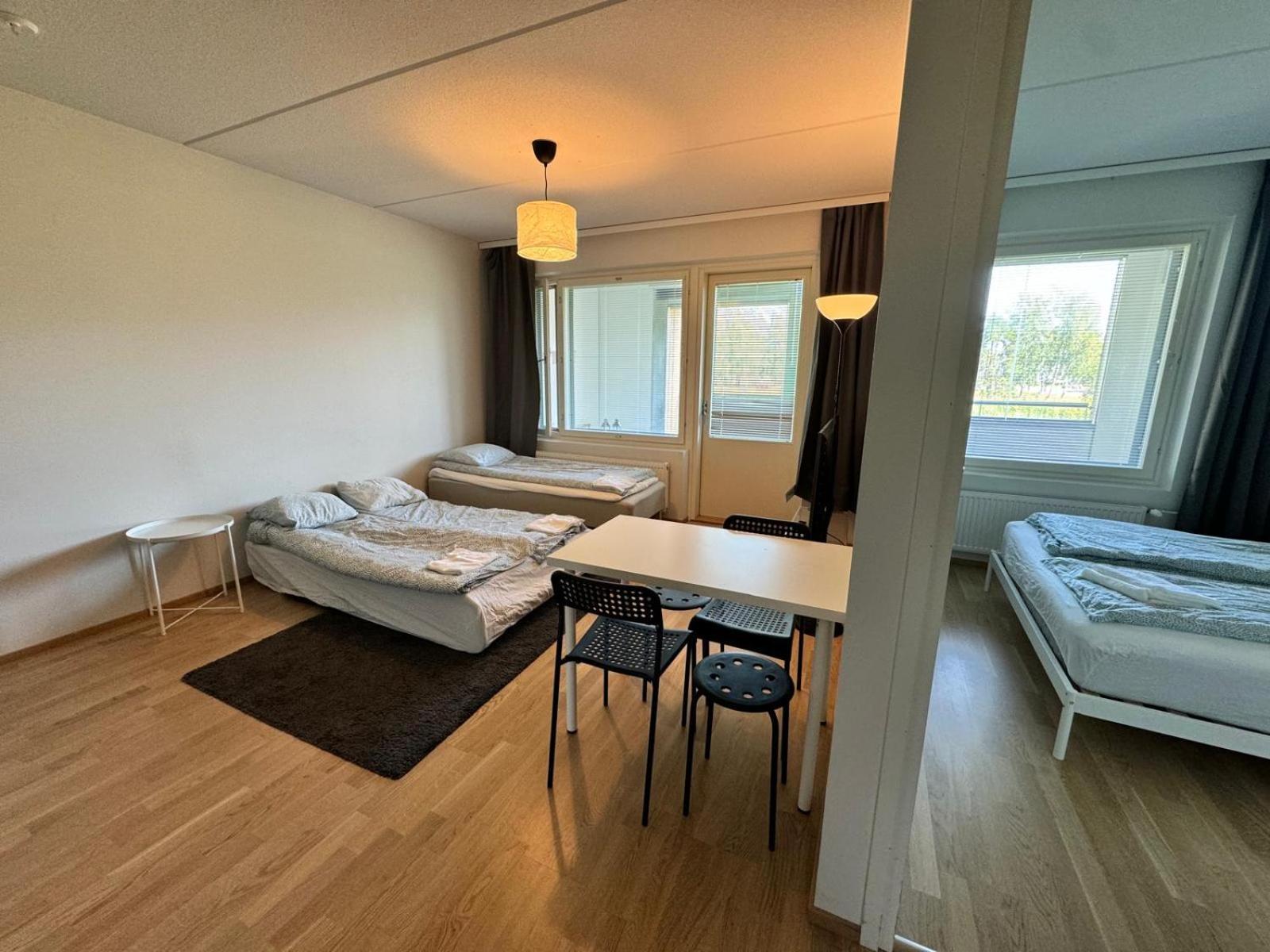Easy Stay Rooms & Apartments Near Airport 반타 외부 사진