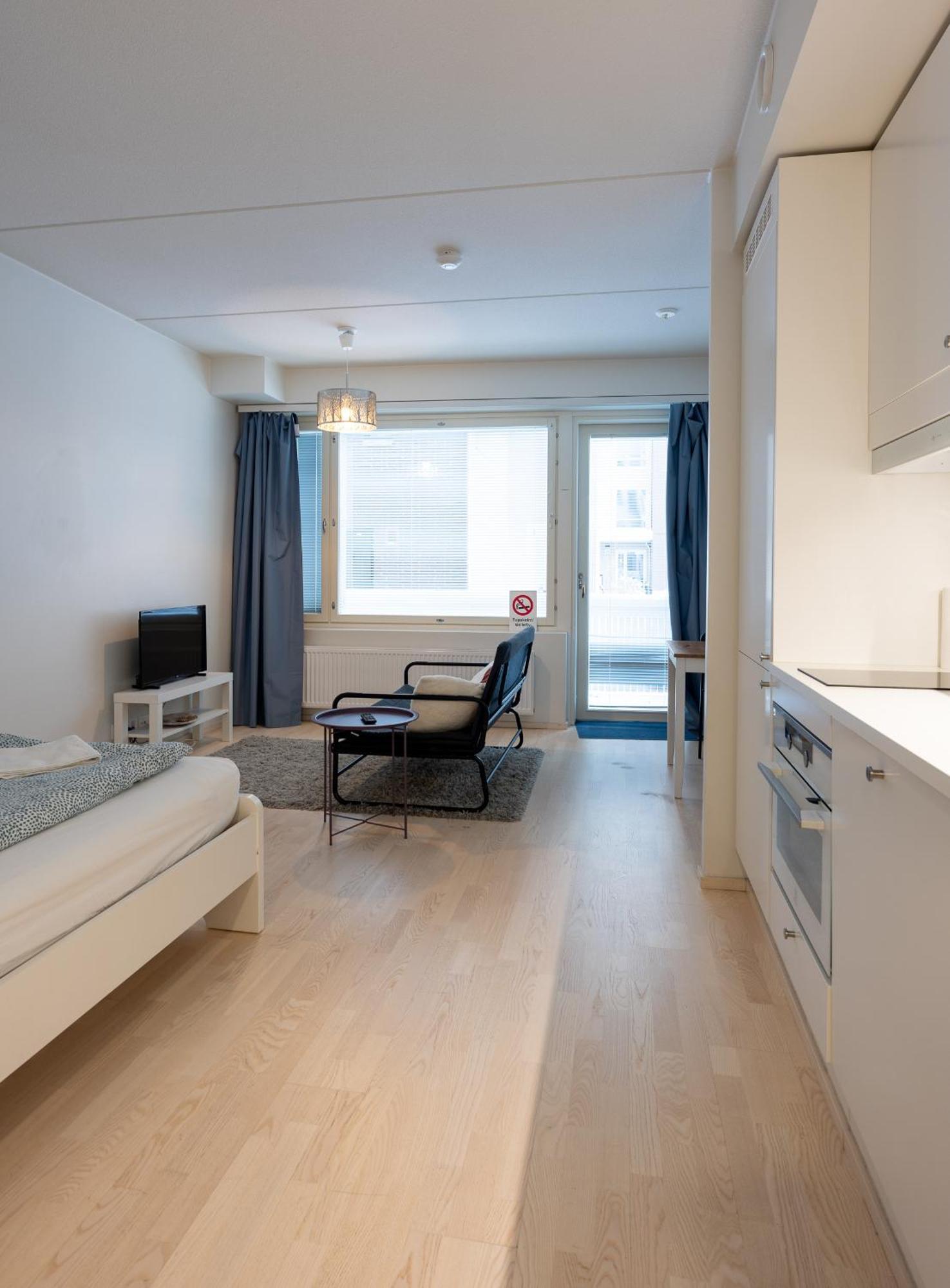Easy Stay Rooms & Apartments Near Airport 반타 외부 사진