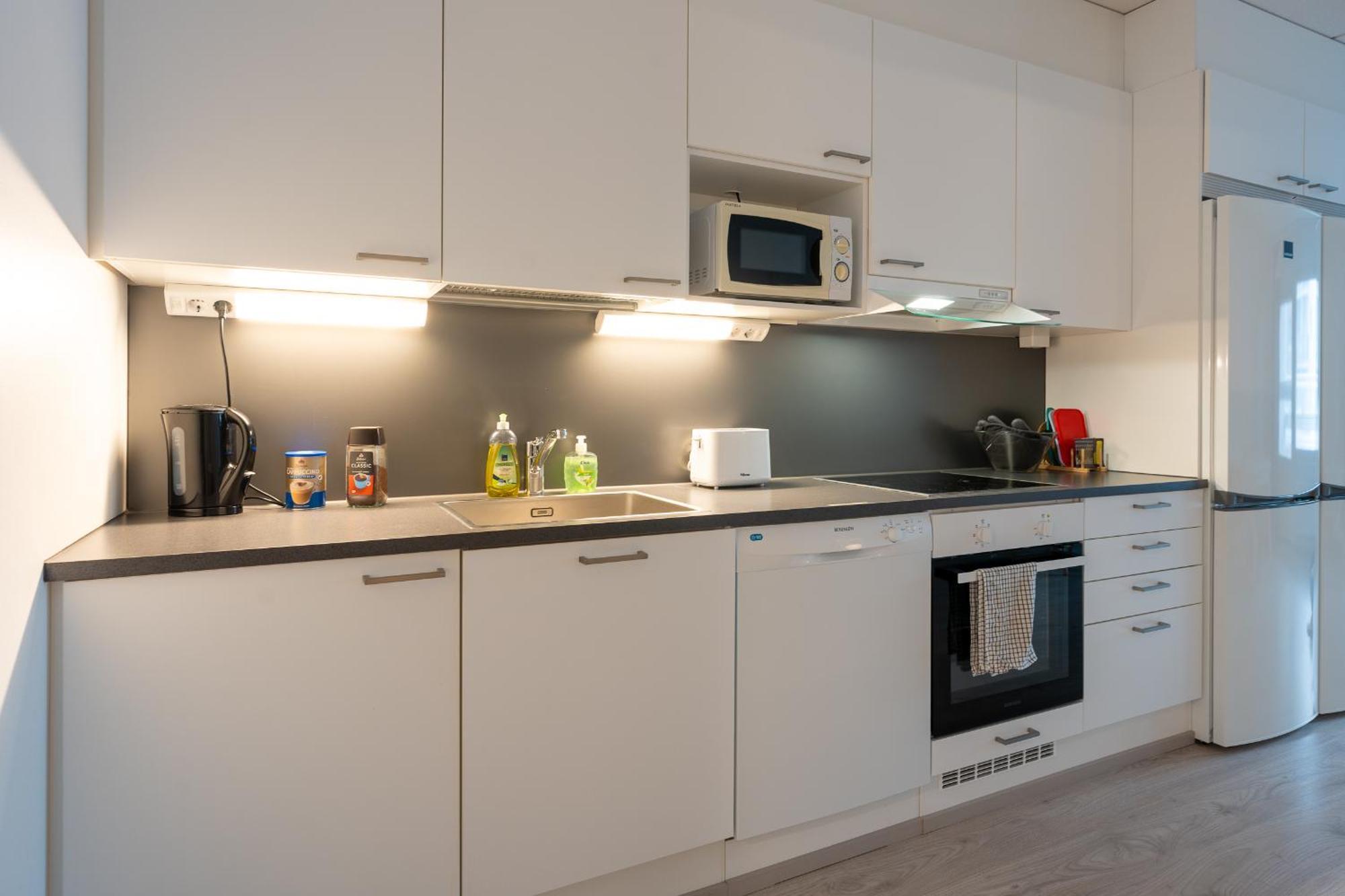 Easy Stay Rooms & Apartments Near Airport 반타 외부 사진