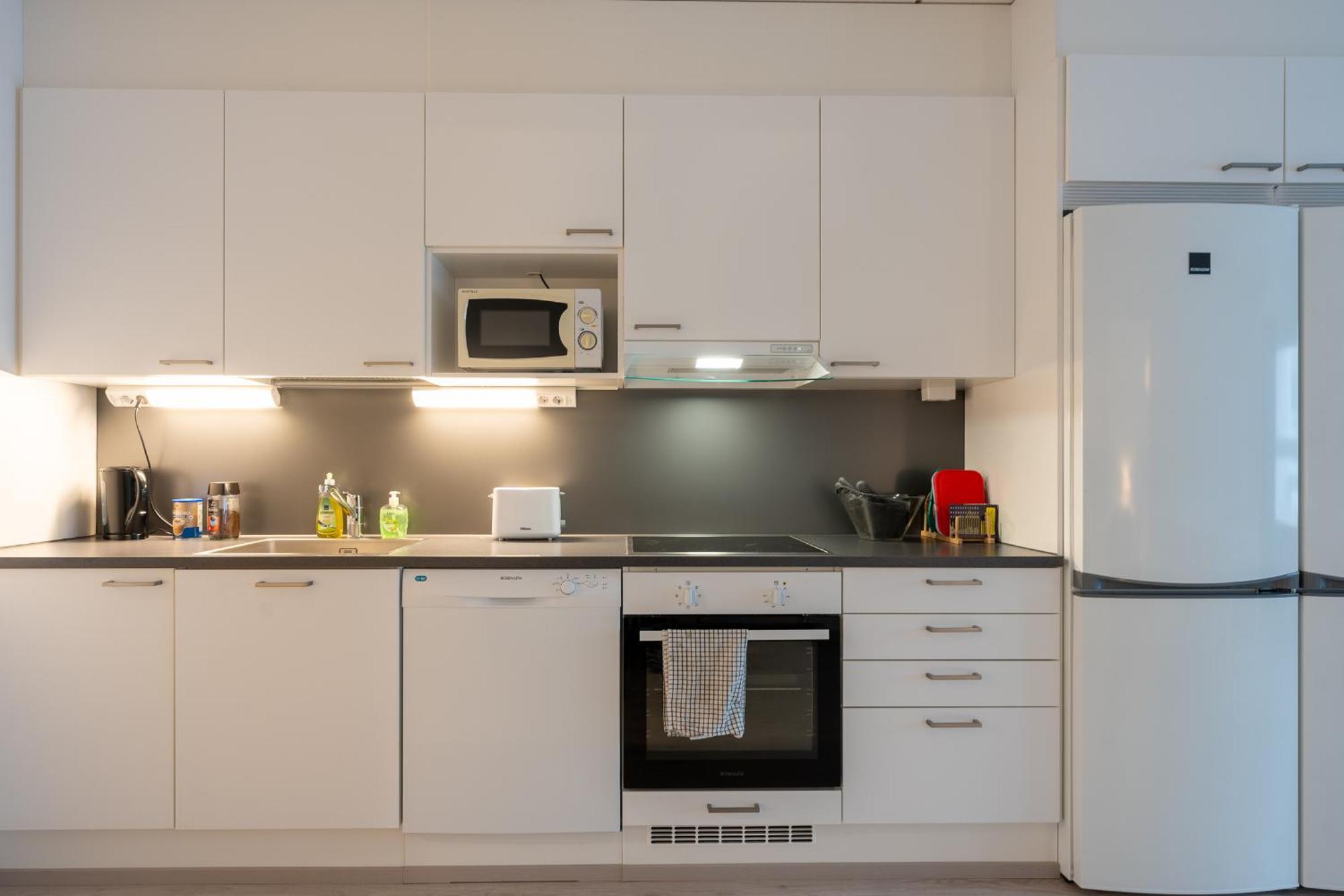 Easy Stay Rooms & Apartments Near Airport 반타 외부 사진