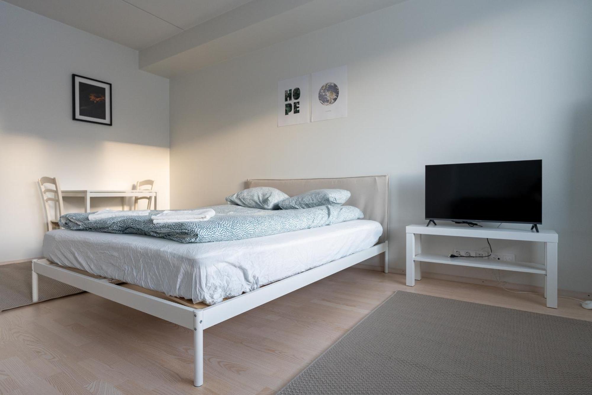 Easy Stay Rooms & Apartments Near Airport 반타 외부 사진