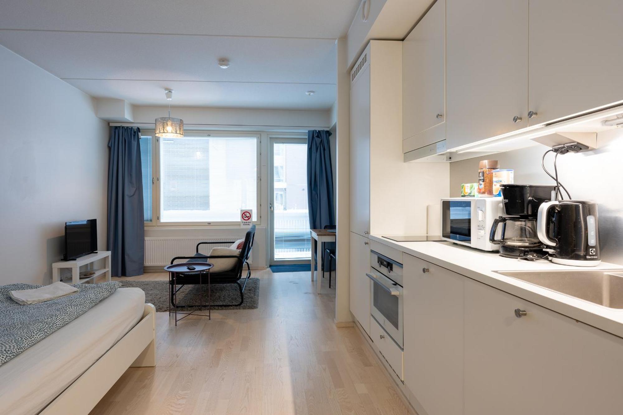 Easy Stay Rooms & Apartments Near Airport 반타 외부 사진
