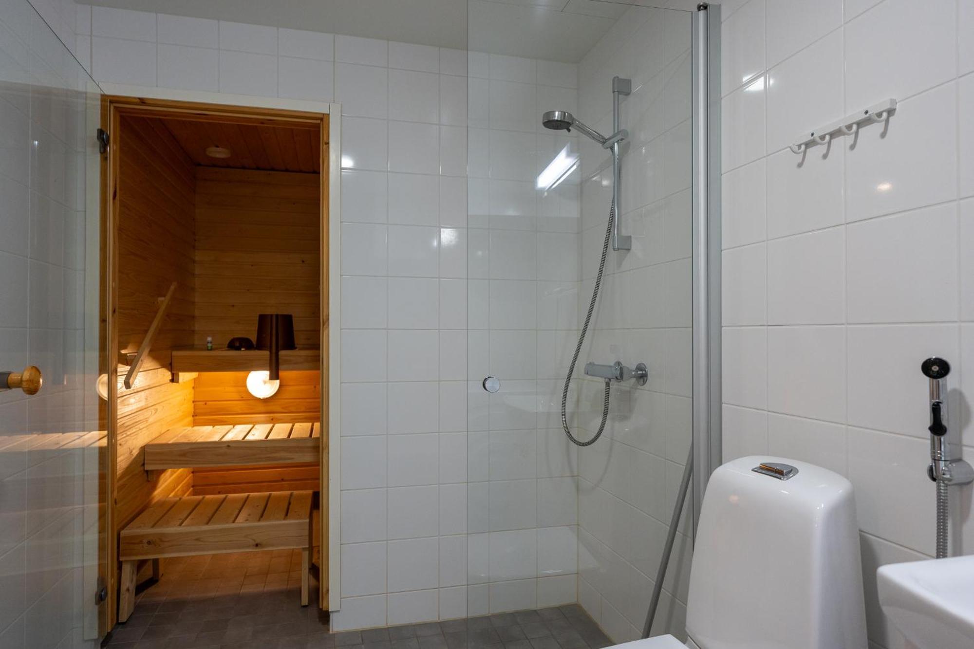 Easy Stay Rooms & Apartments Near Airport 반타 외부 사진