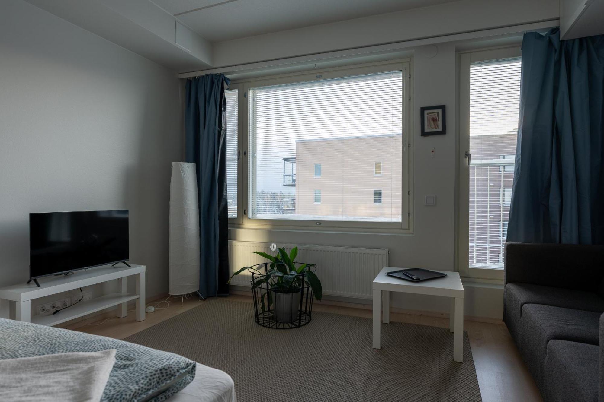 Easy Stay Rooms & Apartments Near Airport 반타 외부 사진
