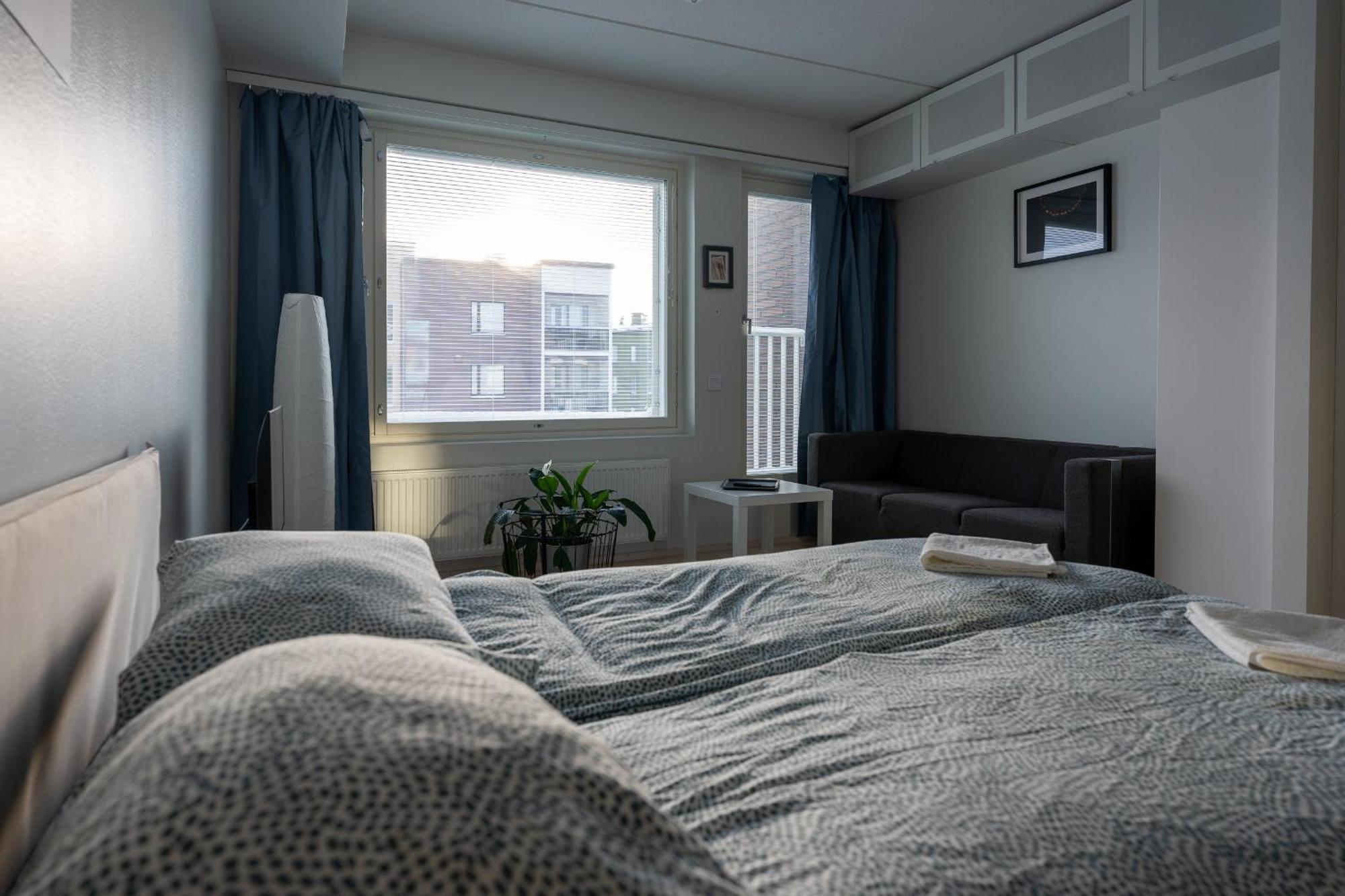 Easy Stay Rooms & Apartments Near Airport 반타 외부 사진