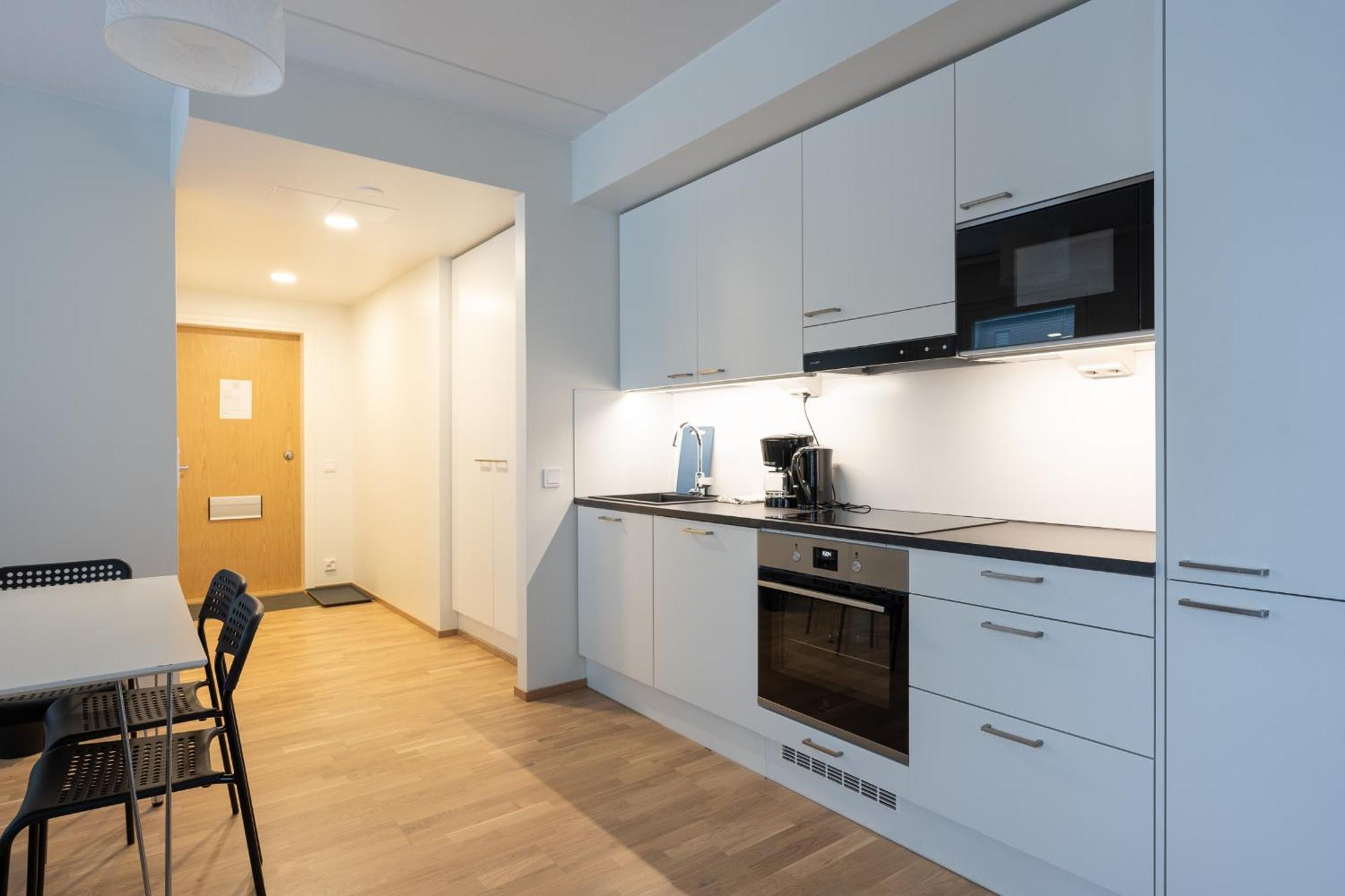 Easy Stay Rooms & Apartments Near Airport 반타 외부 사진