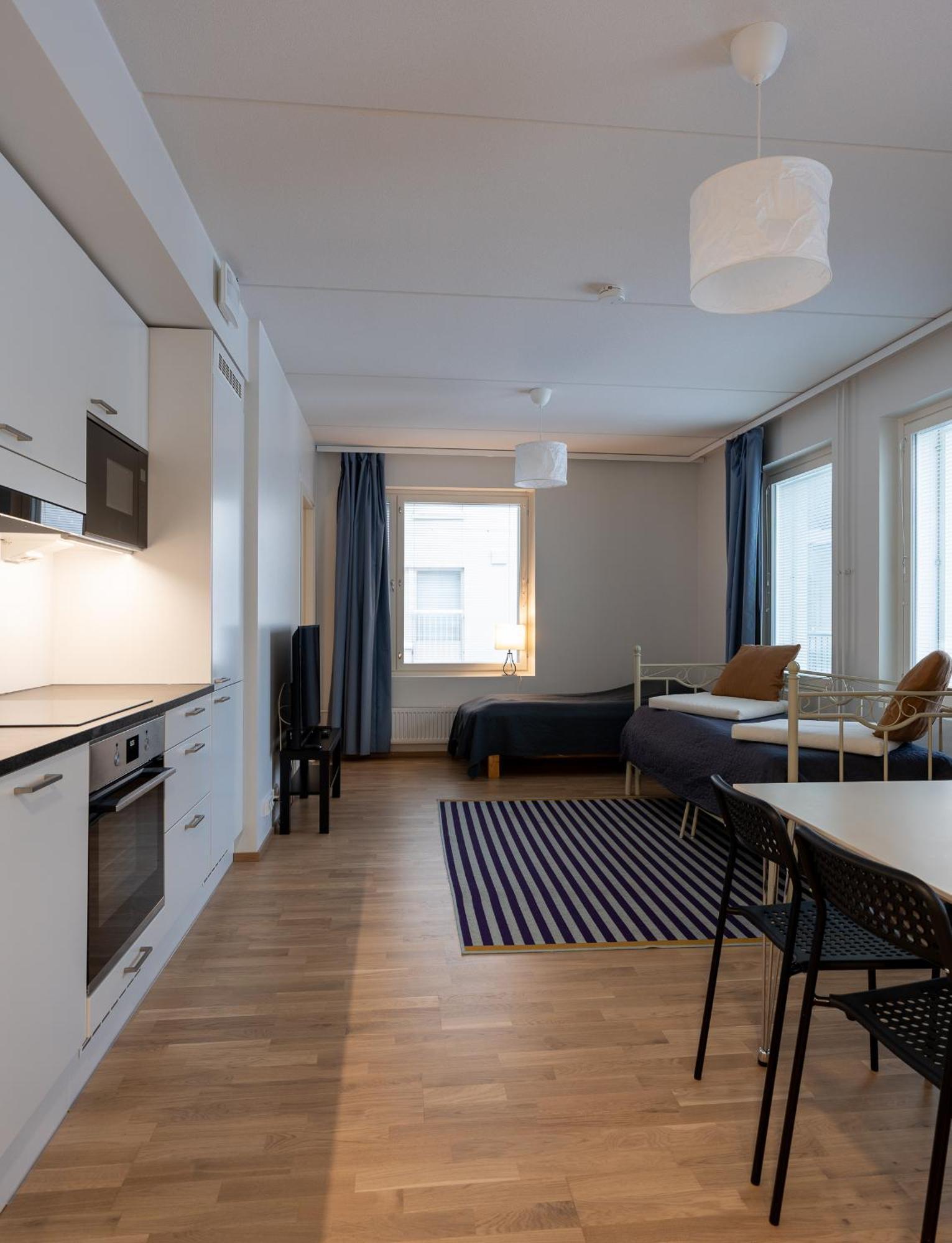 Easy Stay Rooms & Apartments Near Airport 반타 외부 사진