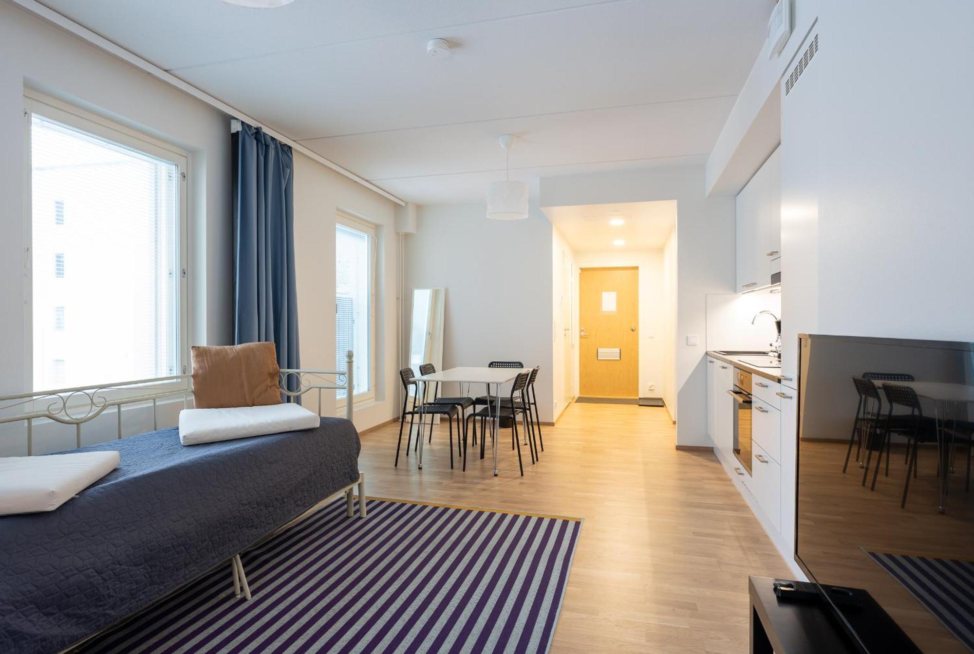 Easy Stay Rooms & Apartments Near Airport 반타 외부 사진