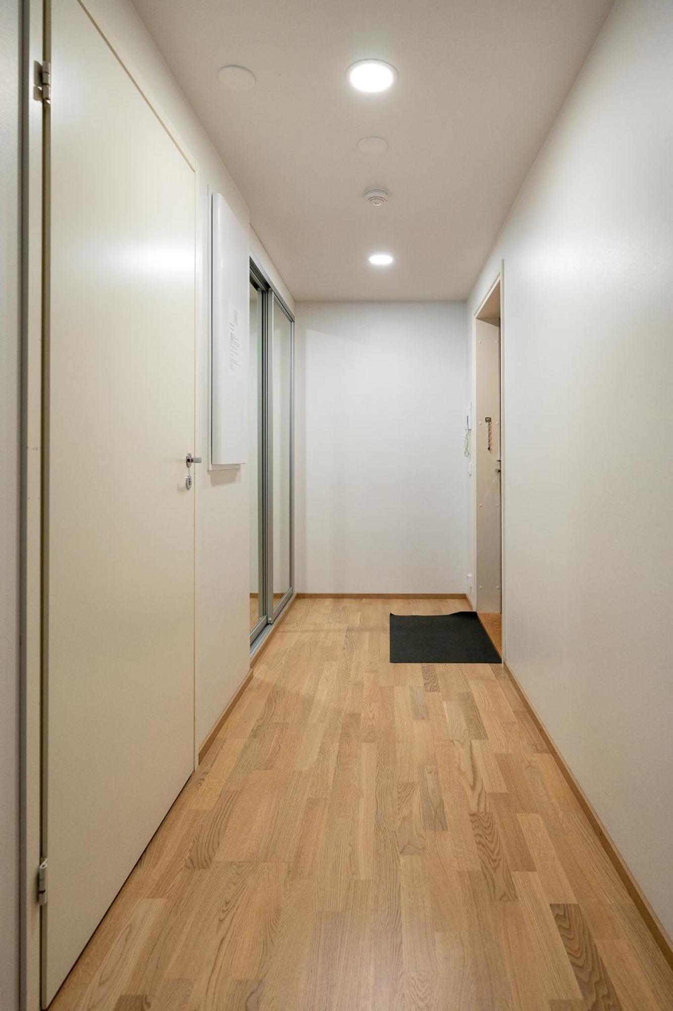 Easy Stay Rooms & Apartments Near Airport 반타 외부 사진